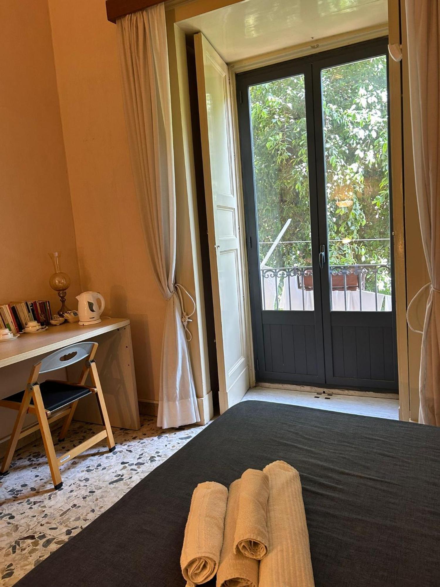 Bed And Books Bed & Breakfast CTA Exterior foto